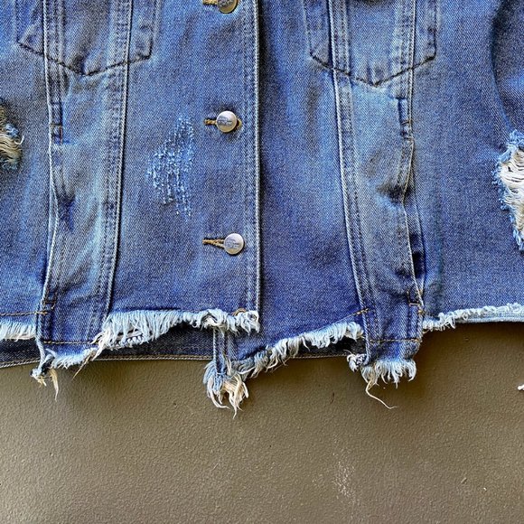 Destroyed Boyfriend Frayed Raw Hem Trucker Jean Jacket - Picture 10 of 17